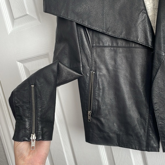 Leather jacket - Picture 2 of 3